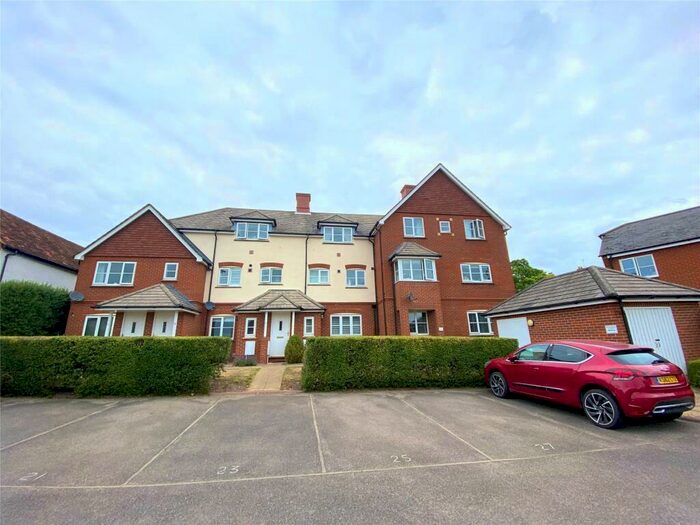 2 Bedroom Maisonette To Rent In Norton Road, Wokingham, Berkshire, RG40