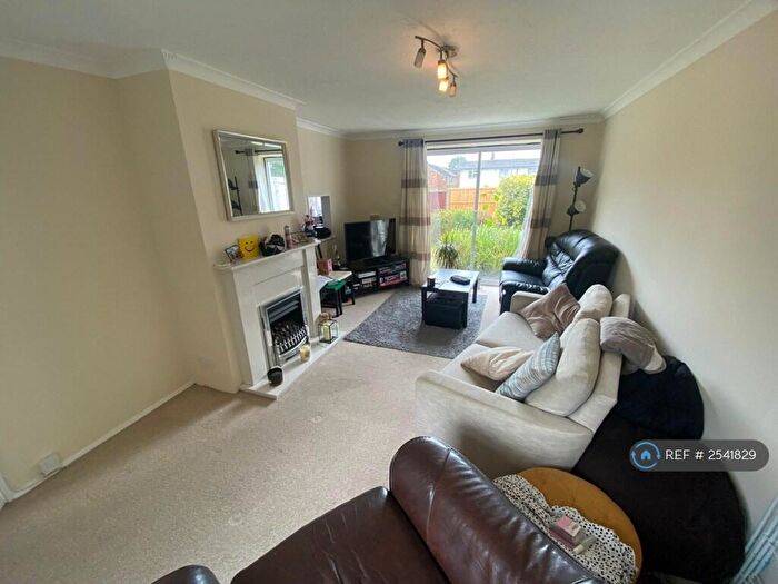 3 Bedroom End Of Terrace House To Rent In Sish Lane, Stevenage, SG1