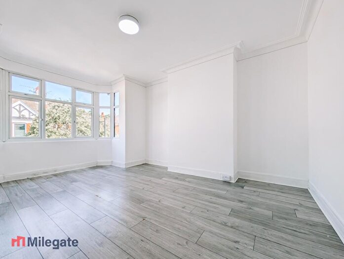 3 Bedroom House To Rent In Hildaville Drive, Westcliff-On-Sea, SS0