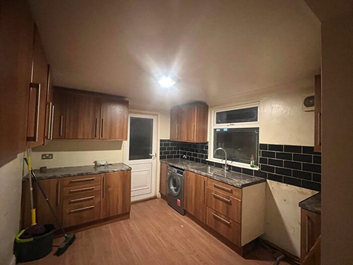 3 Bedroom Semi-Detached House To Rent In Kenneth Road, Romford, RM6