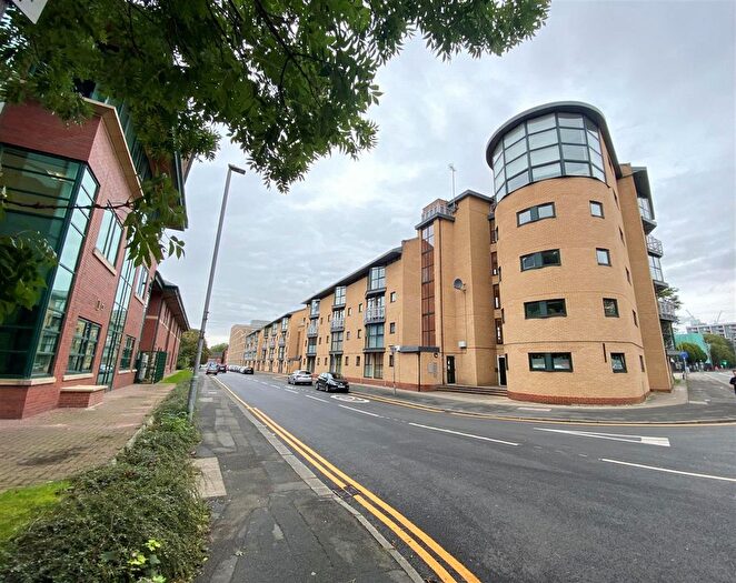 2 Bedroom Flat To Rent In Burlington Street, Manchester, M15