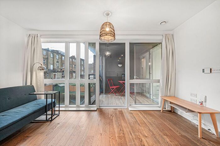 1 Bedroom Flat For Sale In Charles Street, Ruskin Court, N19