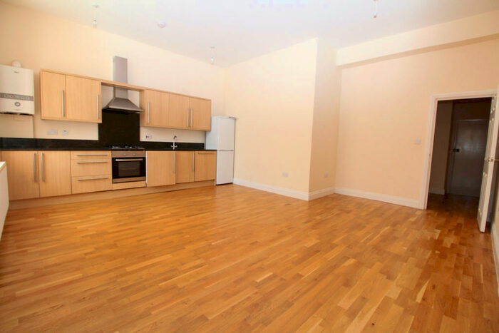 2 Bedroom Apartment To Rent In Crook Log, Bexleyheath, DA6