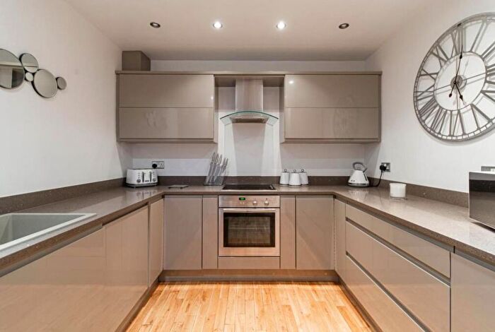 2 Bedroom Flat For Sale In Upper College Street, Nottingham, NG1