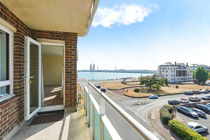 2 Bedroom Flat For Sale In The Gateway, Dover, Kent, CT16