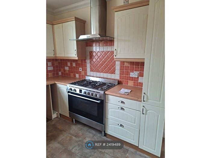 3 Bedroom Flat To Rent In Rosemary Road, Clacton-On-Sea, CO15