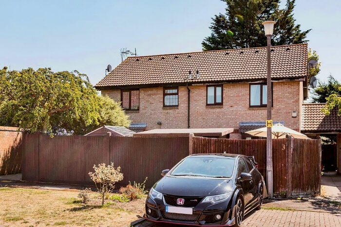 1 Bedroom End Of Terrace House To Rent In Bates Close, George Green, Slough, SL3