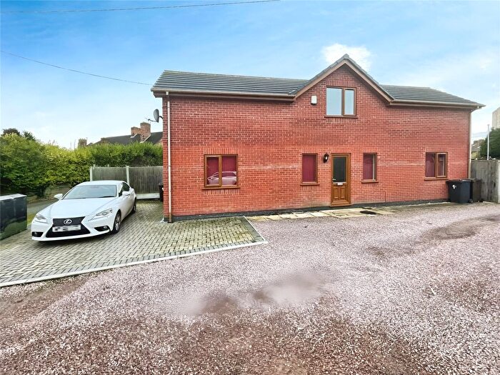 2 Bedroom Detached House To Rent In Emerald Close, Bilston, West Midlands, WV14