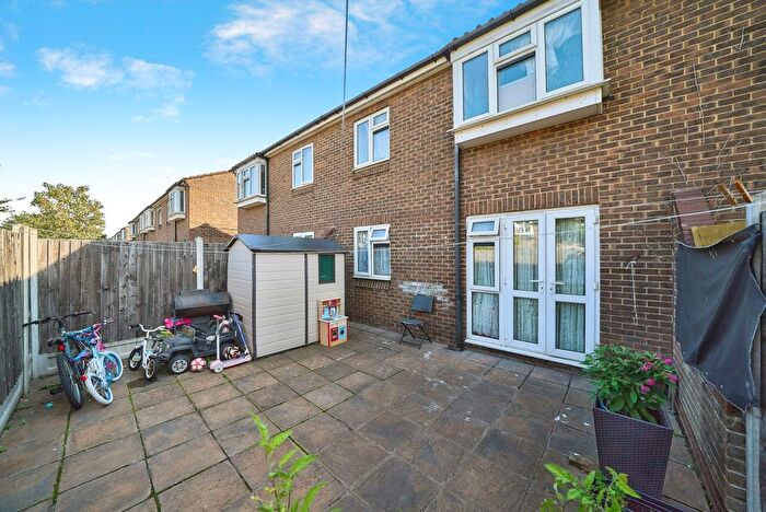 1 Bedroom Maisonette For Sale In Crownfield Road, London, E15