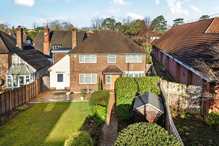 4 Bedroom Detached House For Sale In Old Woking Road, West Byfleet, KT14
