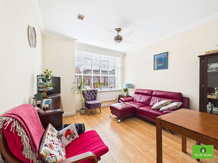 2 Bedroom Flat For Sale In South Street, Romford, RM1