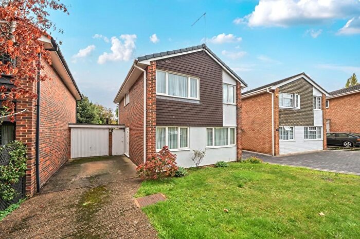 3 Bedroom Link Detached House For Sale In Maidenhead, Berkhire, SL6
