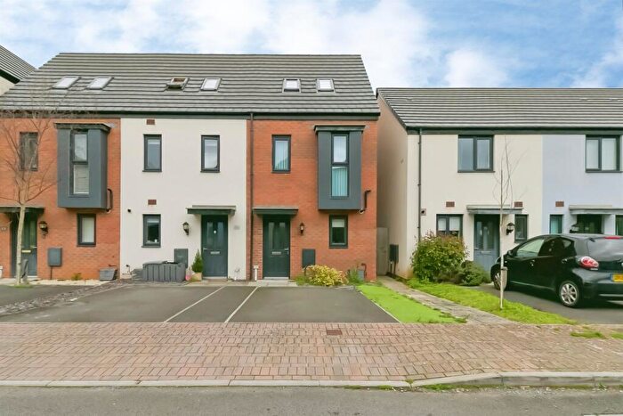 3 Bedroom Town House For Sale In Heol Tapscott, Barry, CF62