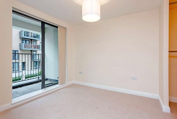 3 Bedroom Flat To Rent In Charcot Road, London, NW9