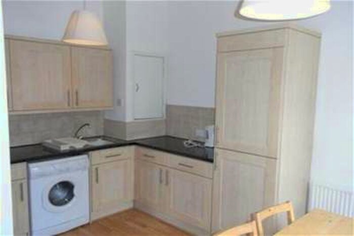 2 Bedroom Flat To Rent In Garnet Street, Garnethill, G3