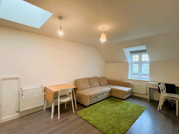 1 Bedroom Flat To Rent In Mackintosh Street, Bromley, BR2