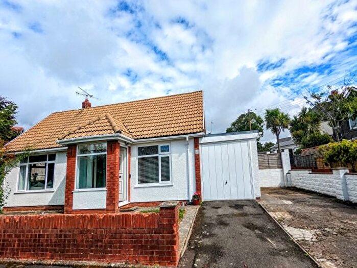 2 Bedroom Bungalow To Rent In Whitestone Avenue, Bishopston, Swansea, SA3