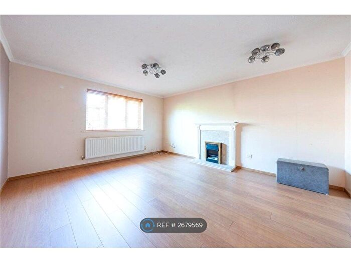 2 Bedroom Flat To Rent In Bodium Court, Maidstone, ME16