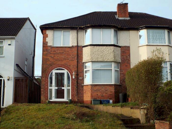 3 Bedroom Semi-Detached House To Rent In Warwards Lane, Selly Oak, Birmingham, B29