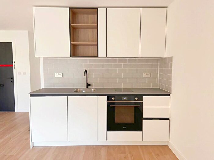 Apartment To Rent In Fairbank House, Beaufort Park, Colindale, NW9