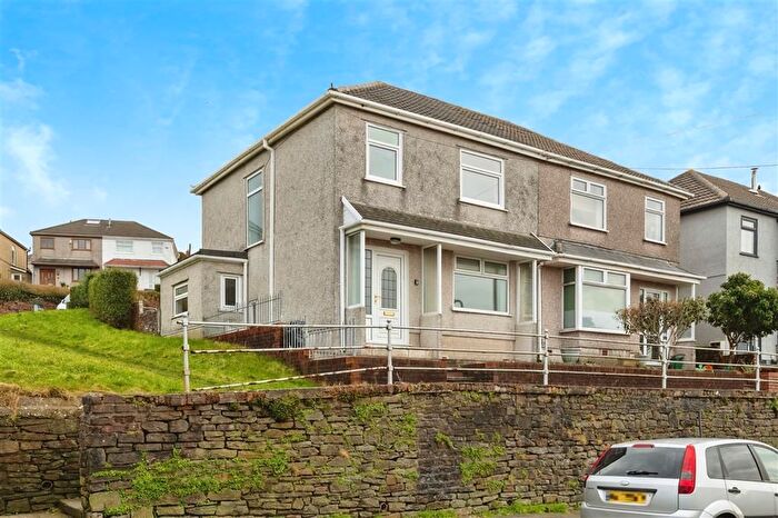 3 Bedroom Property To Rent In Beaumont Crescent, St. Thomas, Swansea, SA1