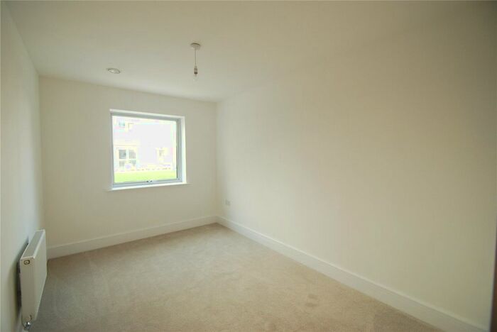 2 Bedroom Flat For Sale In Station View, Guildford, GU1