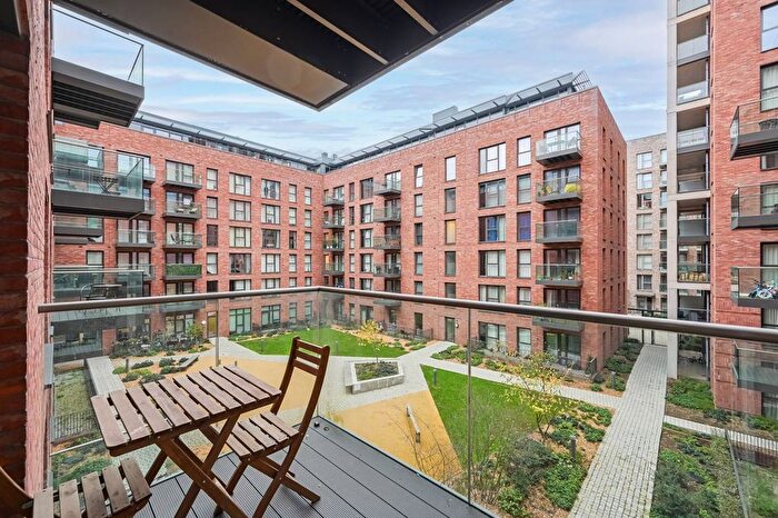 Studio For Sale In Pier Court, Plaistow, London, E13