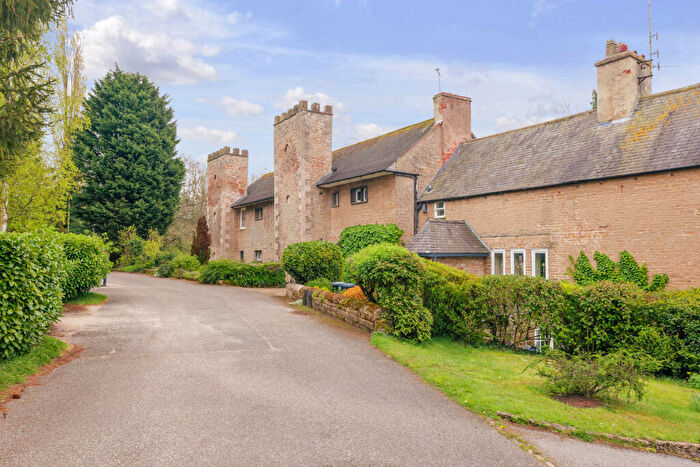 3 Bedroom Character Property For Sale In Castle Mill, Linby Lane, Papplewick, Nottingham, NG15