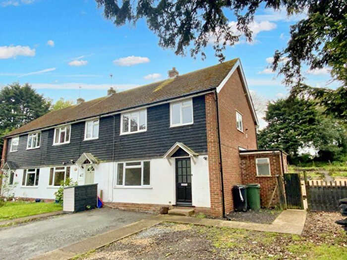 3 Bedroom End Of Terrace House To Rent In Boxley Road, Boxley, ME14