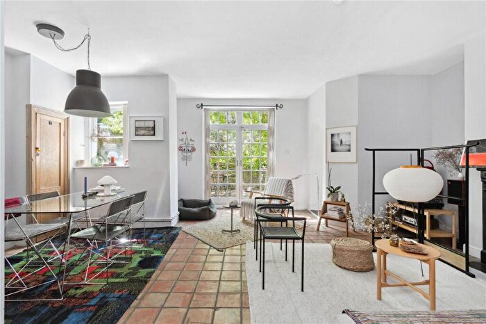 2 Bedroom Apartment To Rent In Highbury New Park, Highbury, N5