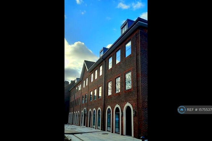 1 Bedroom Flat To Rent In Blackhorse House, Hatfield, AL9