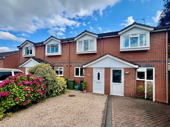 2 Bedroom Terraced House For Sale In Alexandra Lane, Malvern, WR14