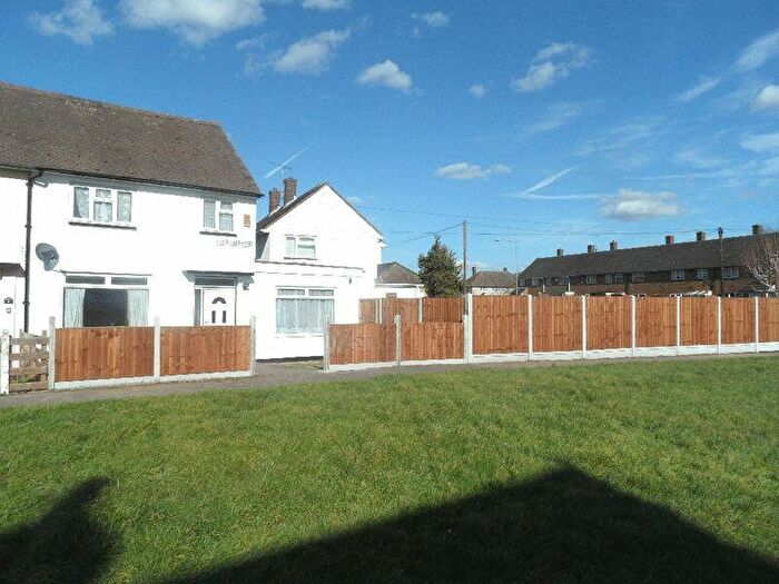 4 Bedroom Terraced House To Rent In Fortin Path, South Ockendon, Essex, RM15