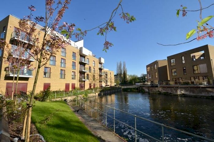 2 Bedroom Flat To Rent In Kings Mill Way, Denham, Uxbridge, UB9