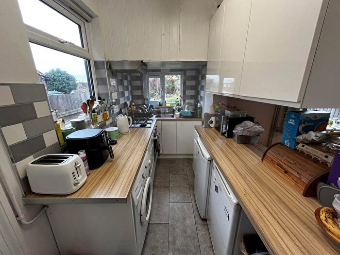 3 Bedroom Semi Detached House To Rent In Landseer Road, Clarendon Park, LE2