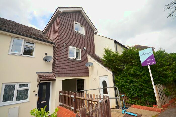 2 Bedroom Flat To Rent In Carpenters Meadow, Pulborough, West Sussex, RH20