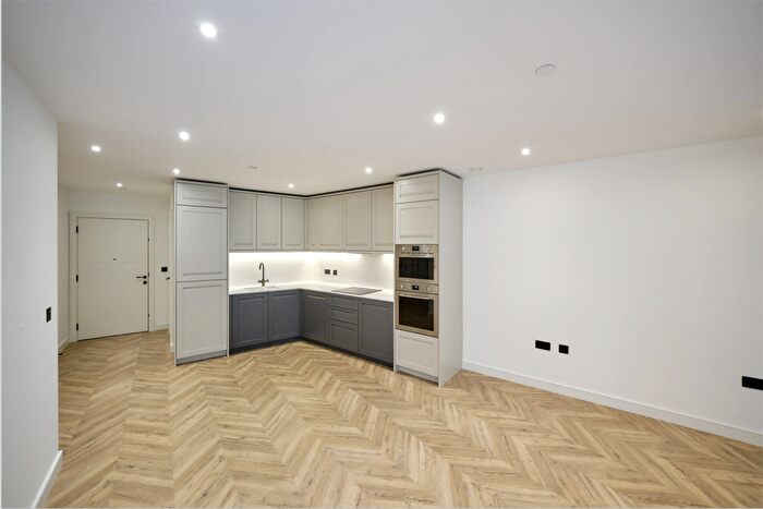 2 Bedroom Apartment To Rent In Canning House, KT1