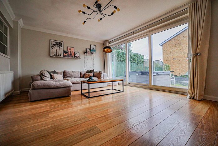 4 Bedroom Terraced House For Sale In Willow Way, Hemel Hempstead, HP1