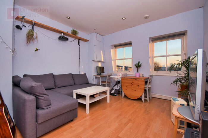 1 Bedroom Flat To Rent In Rosebank Gardens North, Victoria Park, Bow, East London, Greater London, E3