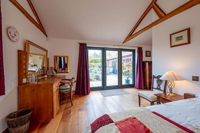 4 Bedroom Barn Conversion For Sale In Ivy Todd, PE37