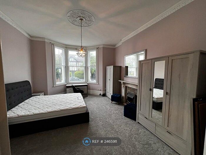 1 Bedroom Flat To Rent In St Margaret's Road, Twickenham, TW1
