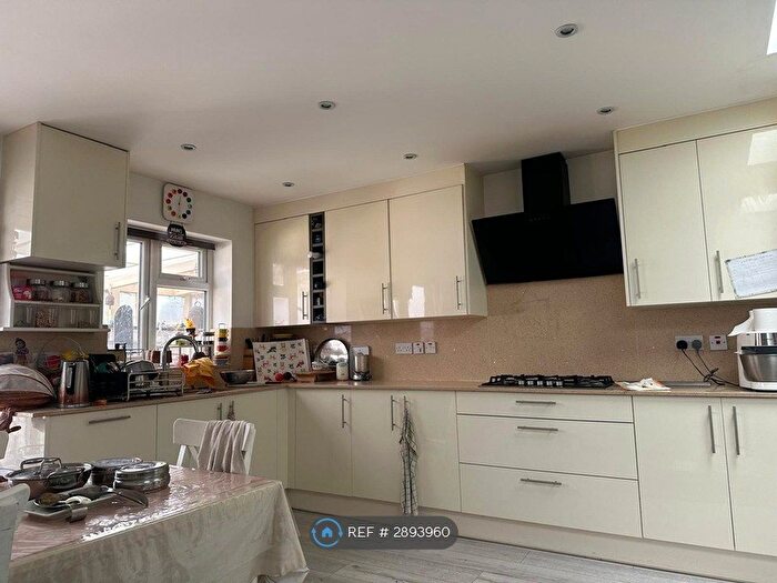 3 Bedroom Semi Detached House To Rent In Broomgrove Gardens, Edgware, HA8