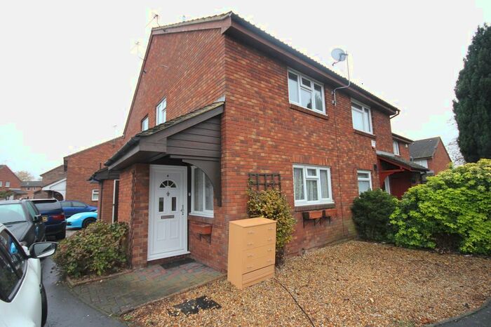 1 Bedroom Property To Rent In Aldenham Drive, Uxbridge, UB8