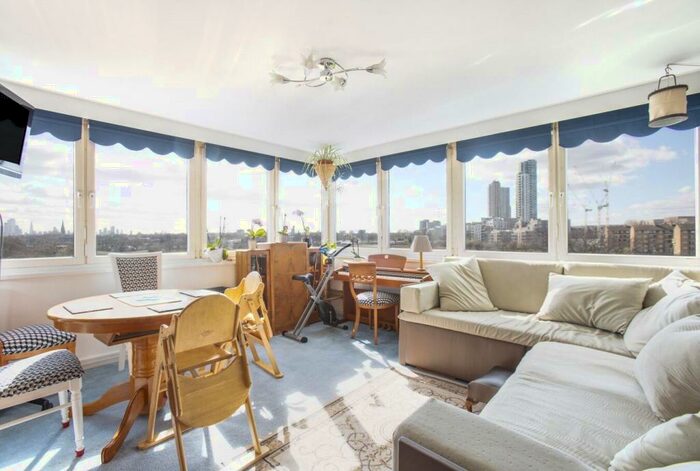 3 Bedroom Apartment To Rent In Bethune Road, London, N16