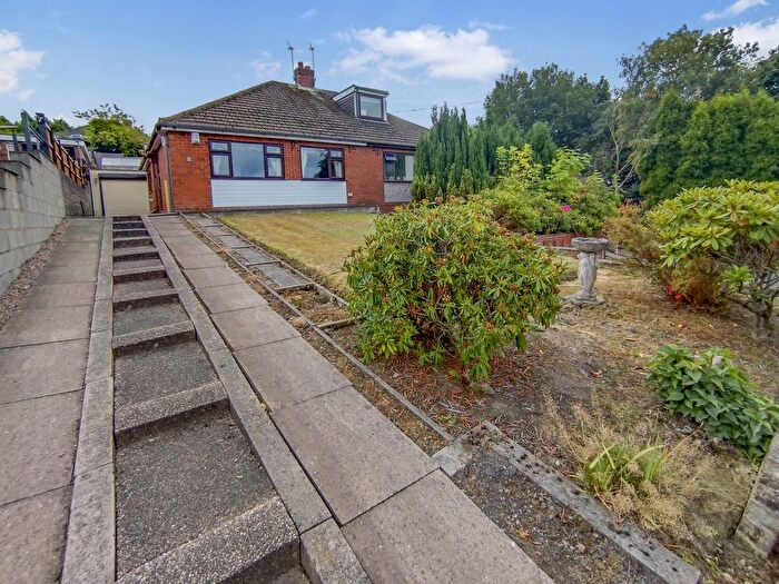 2 Bedroom Semi-Detached Bungalow For Sale In Elm Close, Kidsgrove, Stoke-On-Trent, ST7
