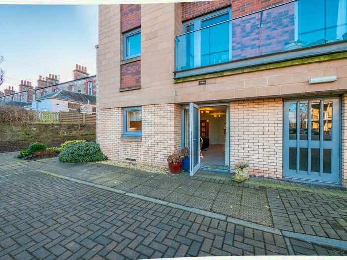 1 Bedroom Flat To Rent In Barnton Grove, Edinburgh, Midlothian, EH4