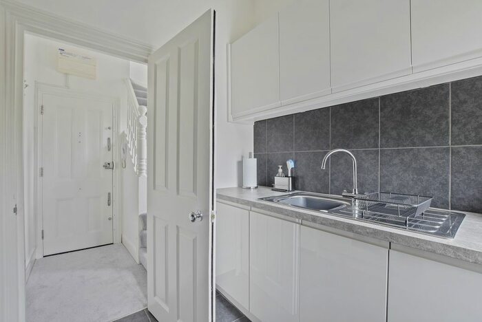 1 Bedroom Flat For Sale In Dyne Road, London, NW6