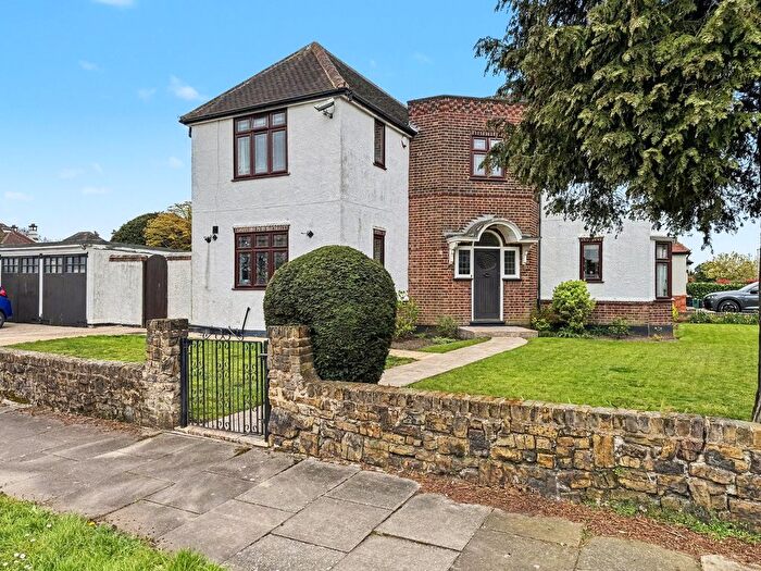 4 Bedroom Detached House For Sale In Grosvenor Road, Petts Wood, Orpington, BR5