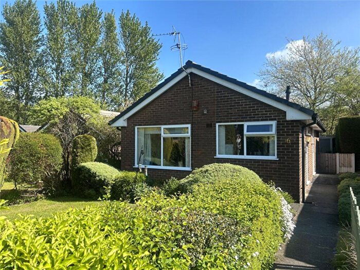 2 Bedroom Bungalow For Sale In Glasson Walk, Chadderton, Oldham, Greater Manchester, OL9