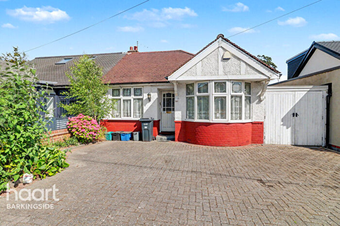 2 Bedroom Semi-Detached Bungalow For Sale In Tiverton Avenue, Clayhall, IG5